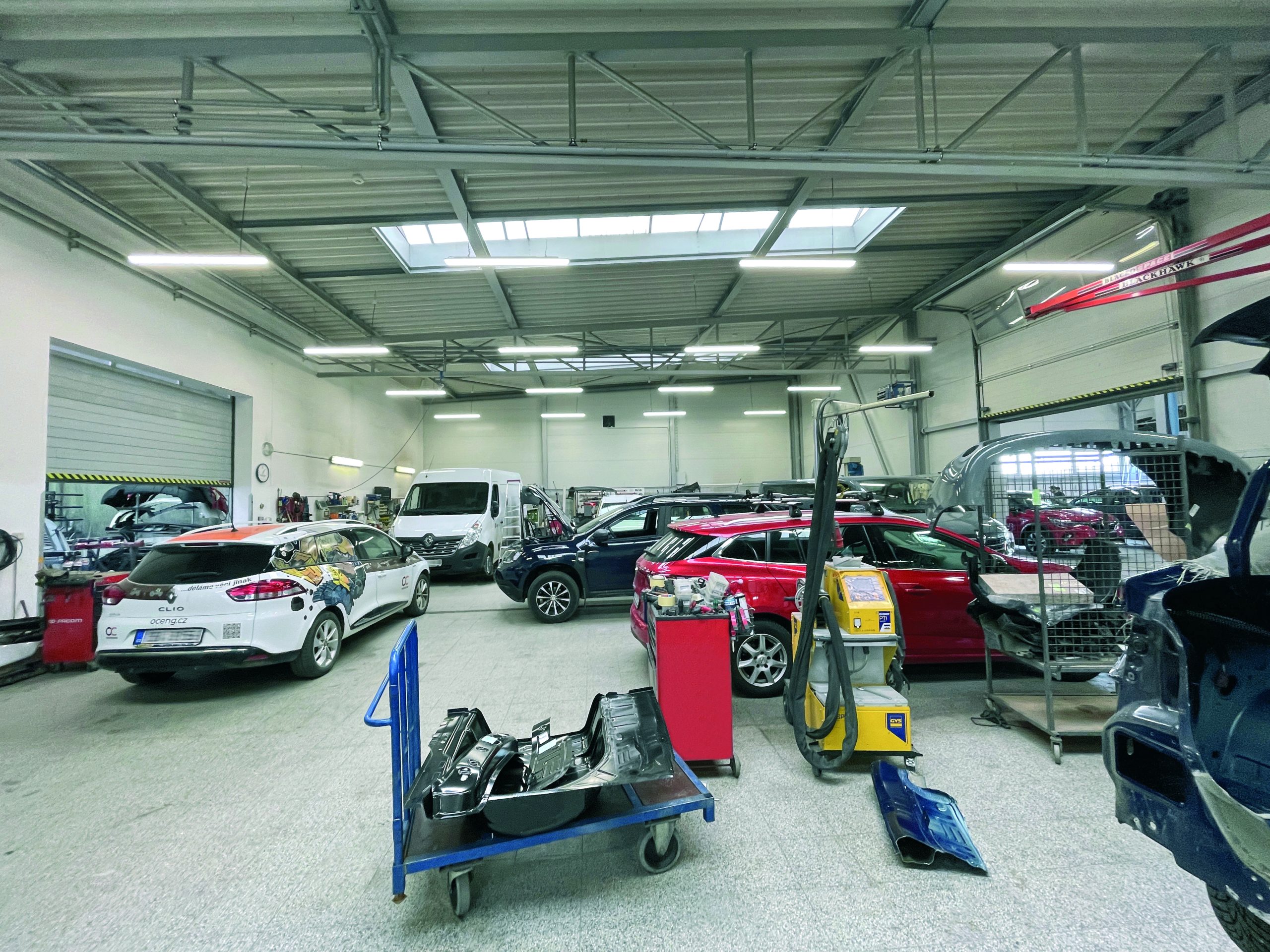 éclairage entrepôt avec l'armature étanche Ottima