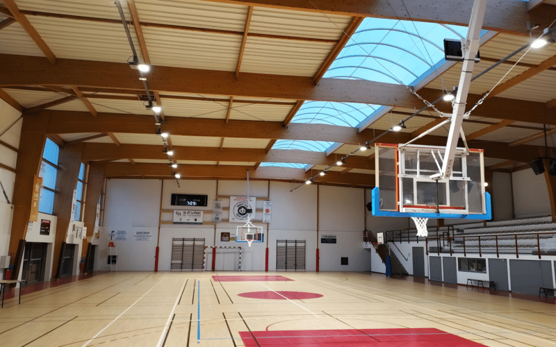 éclairage sportif intérieur avec le projecteurs rodio