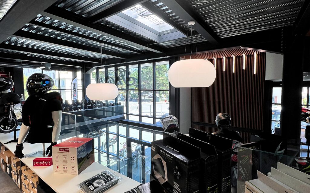 Showroom et boutique moto