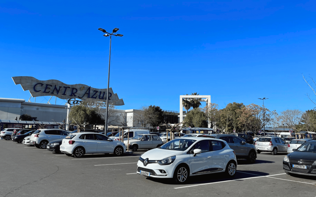 Centr'Azur parking extérieur