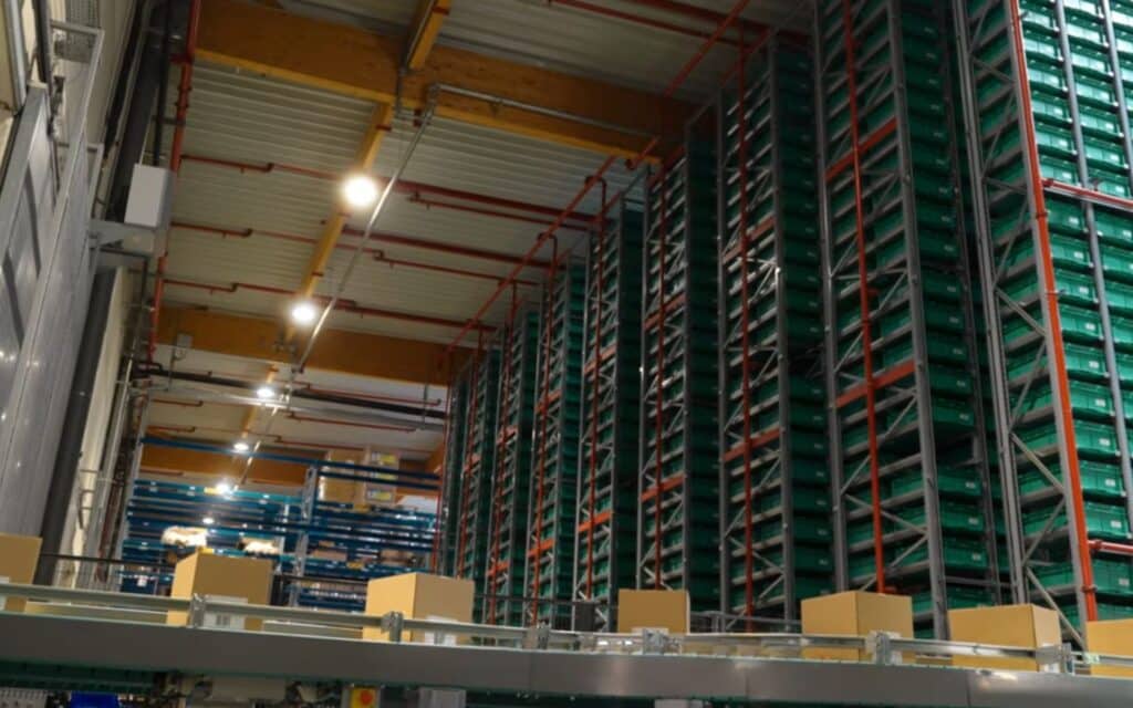 Eclairage industriel, par Disano, entrepôt Sider Groupe Qérys, Buzançais - Saturno Disano - Gamelle Led