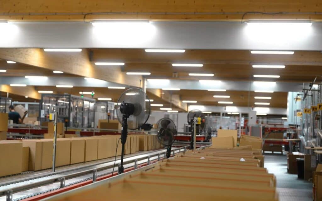 Eclairage industriel, par Disano, entrepôt Sider Groupe Qérys, Buzançais - Etanche Thema Disano